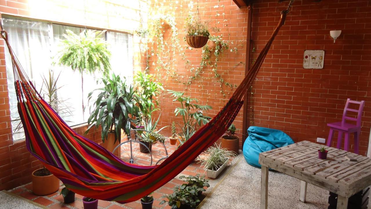 Iris Hostel Medellin Exterior photo