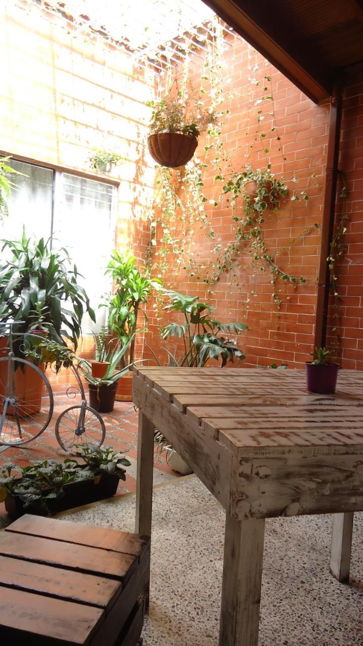 Iris Hostel Medellin Exterior photo